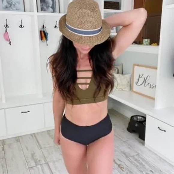 Swim button you’ll love and need - Picture 3 of 6